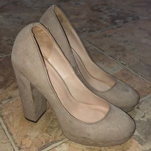 Beige/Tan Mix No. 6 Block Heel - Size 7.5